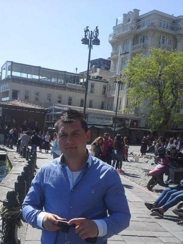 Robert, 37 éves kaposfői társkereső férfi profil fotója