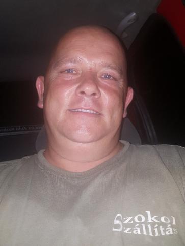 Zsolt, 51 éves baktalórántházai társkereső férfi profil fotója