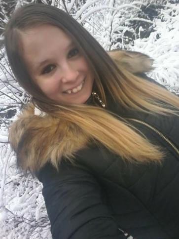Betti, 30 éves Budapest X. kerületi társkereső nő profil fotója Betti, 30 éves Budapest X. kerületi társkereső nő profil fotója