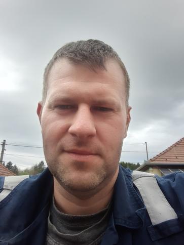 Zoltán, 35 éves miskolci társkereső férfi profil fotója