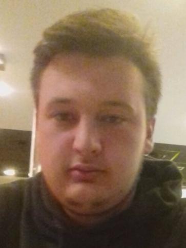 Krisztián, 29 éves mocsai társkereső férfi profil fotója