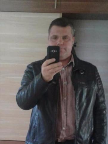 Gábor, 48 éves kiskunhalasi társkereső férfi profil fotója