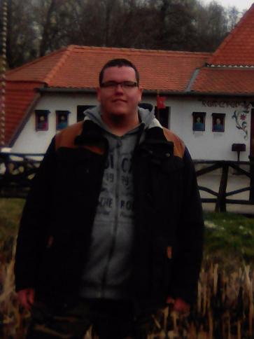 Máté, 27 éves kisfaludi társkereső férfi profil fotója