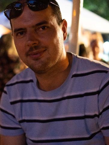 Előd, 45 éves Budapest VII. kerületi társkereső férfi profil fotója