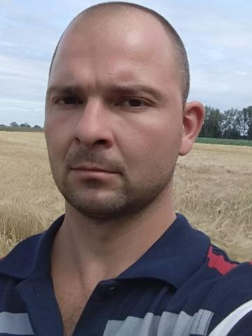 Miklós, 39 éves tiszavasvári társkereső férfi profil fotója