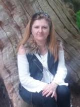 Sziasztok! Ilona vagyok. Komoly szanki társkereső férfiak jelentkezését várom.