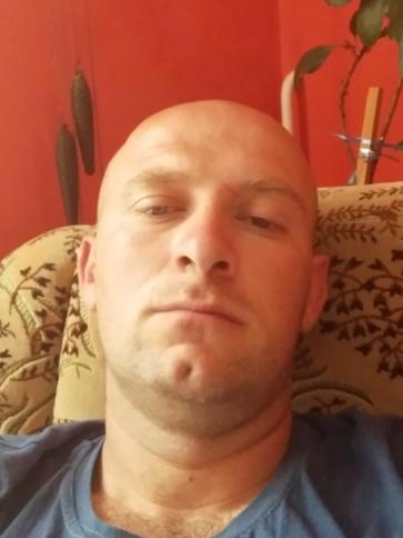 Zoltán, 41 éves szentlőrinci társkereső férfi profil fotója Zoltán, 41 éves szentlőrinci társkereső férfi profil fotója