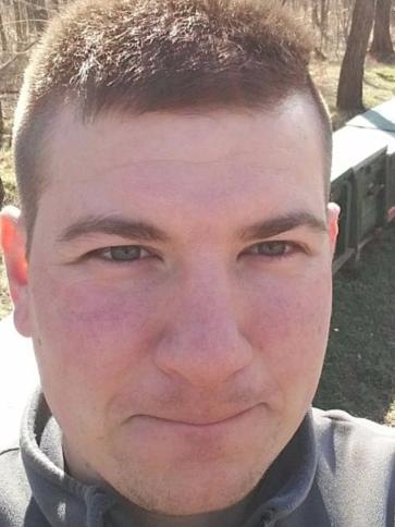 Laci, 36 éves ócsai társkereső férfi profil fotója Laci, 36 éves ócsai társkereső férfi profil fotója