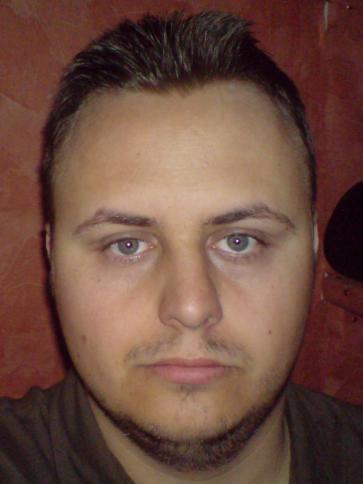 Jenö, 42 éves nyárlőrinci társkereső férfi profil fotója