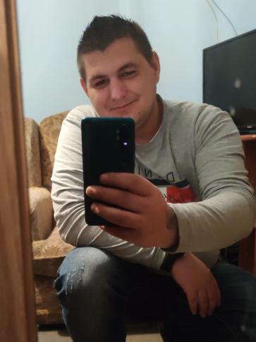Krisztián, 35 éves pusztaszabolcsi társkereső férfi profil fotója