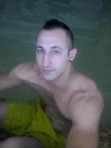 Gyula, 37 éves besenyőteleki társkereső férfi profil fotója