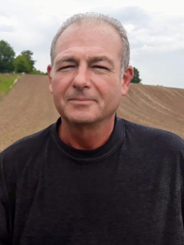 Győző, 61 éves soproni társkereső férfi profil fotója