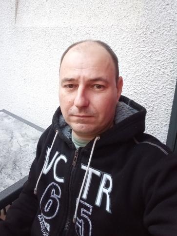 Péter profilképe – Komló