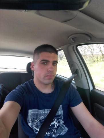 Jani, 35 éves szabadegyházai társkereső férfi profil fotója