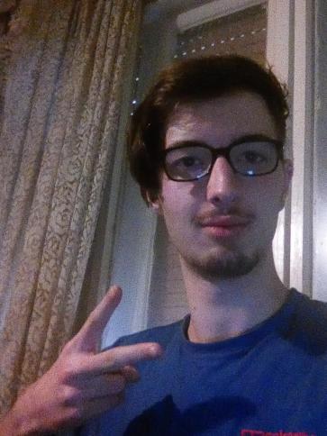 Zoli, 25 éves sellyei társkereső férfi profil fotója
