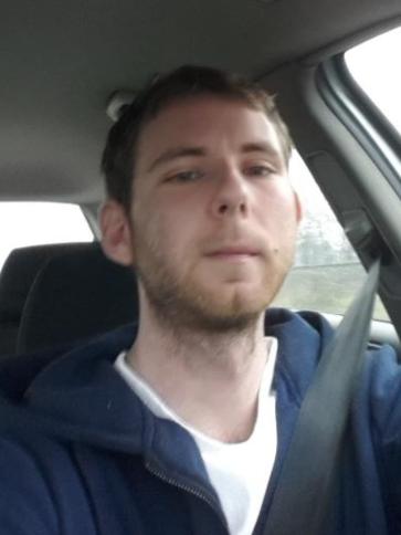Józsi, 32 éves kengyeli társkereső férfi profil fotója
