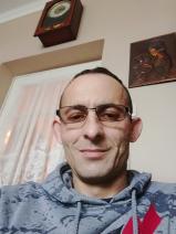 Sziasztok! Péter vagyok. Online tiszadobi randizni vágyó nők kattinsatok a kedvenc gombra.