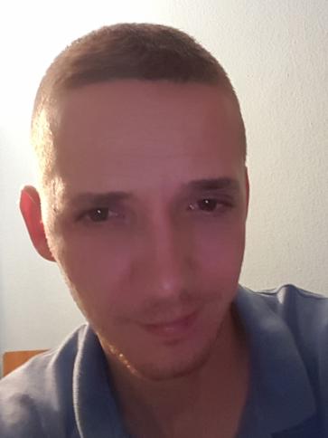 Ádám, 35 éves etyeki társkereső férfi profil fotója