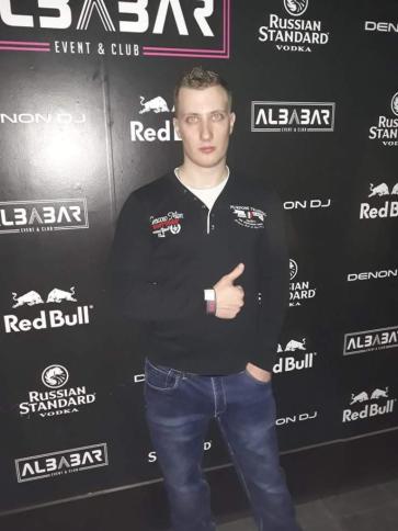 Dávid, 31 éves fülei társkereső férfi profil fotója