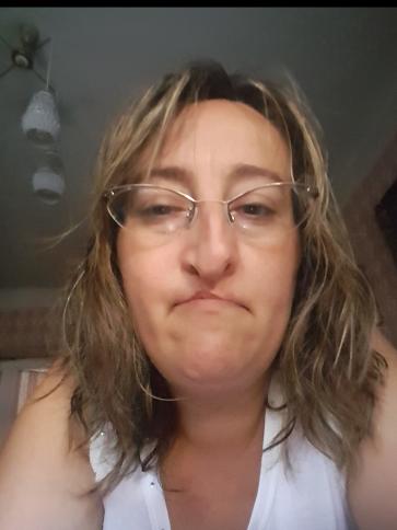 Ildi, 43 éves szekszárdi társkereső nő profil fotója