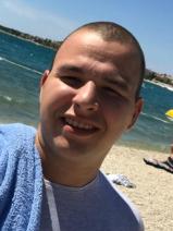 Sziasztok! Sándor vagyok. Komoly váli párkereső nők jelentkezését várom.