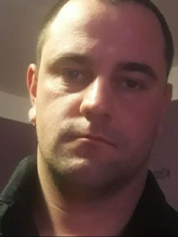 Tamás, 38 éves tiszatarjáni társkereső férfi profil fotója