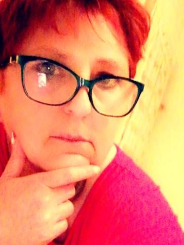 Anikó, 57 éves csemői társkereső nő profil fotója