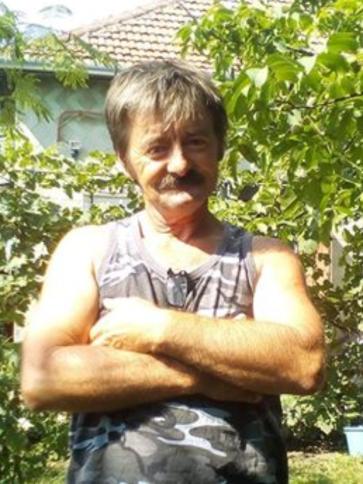 Tibor, 59 éves szigetvári társkereső férfi profil fotója Tibor, 59 éves szigetvári társkereső férfi profil fotója