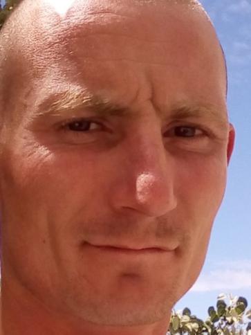 Nagy, 35 éves csetényi társkereső férfi profil fotója