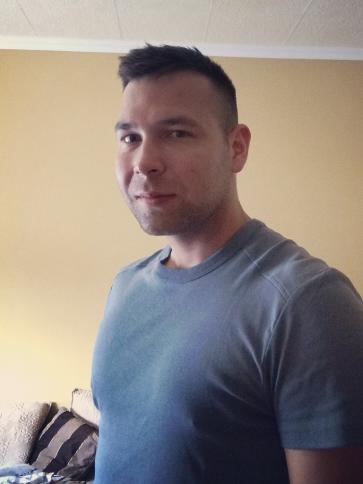 Béla, 34 éves ajaki társkereső férfi profil fotója