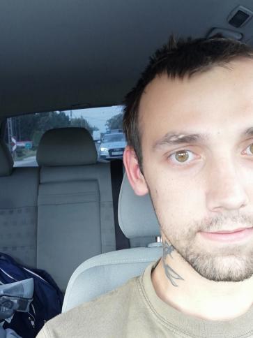 Zoli, 29 éves petőházai társkereső férfi profil fotója