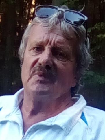 Karesz, 65 éves salgótarjáni társkereső férfi profil fotója
