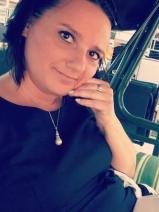 Sziasztok! Magdi vagyok. Diplomás szarvasi párkereső férfiakat keresek randizni.