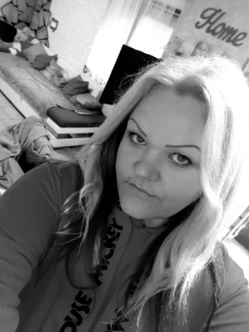 Zsuzsi, 37 éves abonyi társkereső nő profil fotója