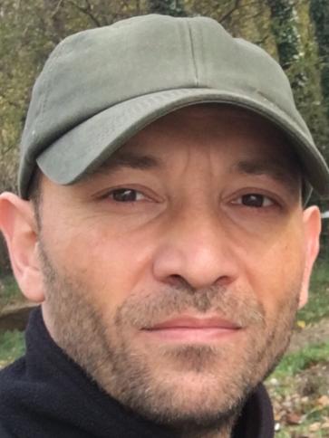 Róbert, 47 éves tatabányai társkereső férfi profil fotója