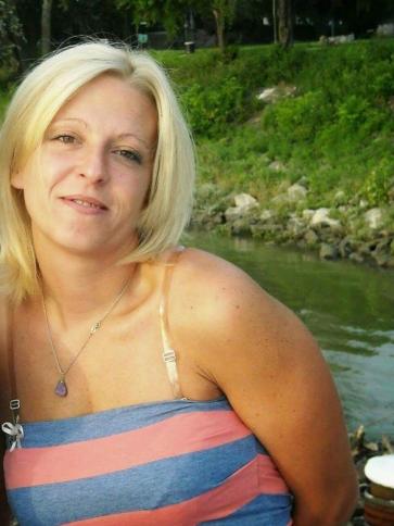 Magdolna, 44 éves esztergomi társkereső nő profil fotója