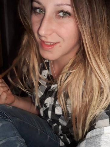 Dina, 34 éves romániai társkereső nő profil fotója