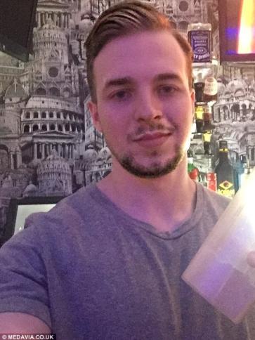 Dávid, 35 éves spanyolországi társkereső férfi profil fotója Dávid, 35 éves spanyolországi társkereső férfi profil fotója