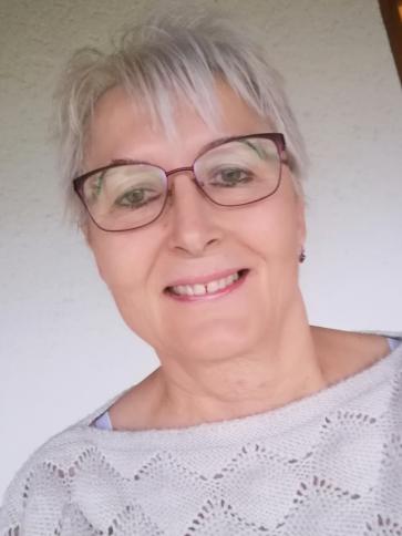 Zsuzsanna, 61 éves abai társkereső nő profil fotója