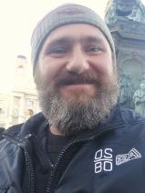 Sziasztok! Attila vagyok. Komoly nagykamarási párkereső nők jelentkezését várom.