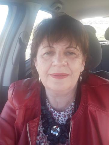 Csilla, 69 éves kalocsai társkereső nő profil fotója