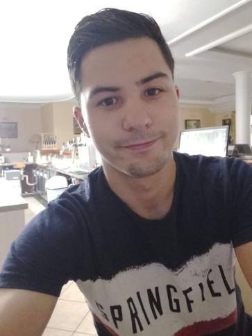 István, 30 éves kunszentmártoni társkereső férfi profil fotója