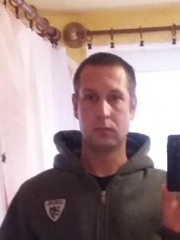 Janek, 35 éves hevesi társkereső férfi profil fotója Janek, 35 éves hevesi társkereső férfi profil fotója