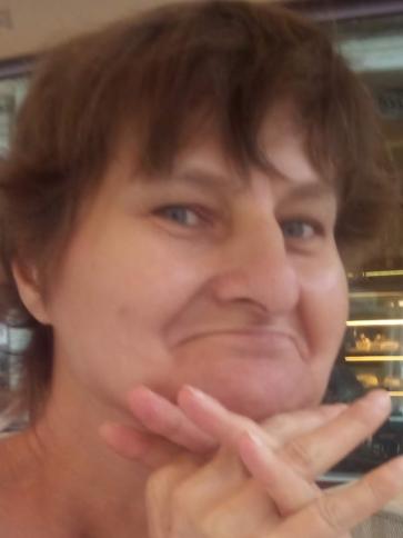 Erika, 59 éves lébényi társkereső nő profil fotója
