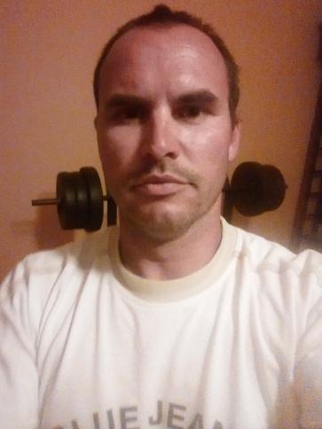 Tamás, 46 éves gyenesdiási társkereső férfi profil fotója