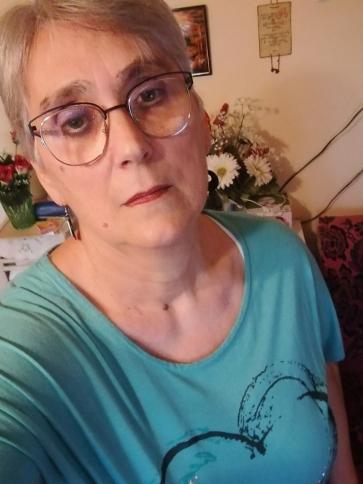 Márta, 70 éves rózsaszentmártoni társkereső nő profil fotója