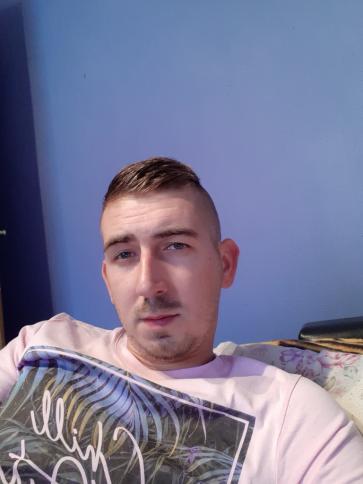 Zsolt, 34 éves újszászi társkereső férfi profil fotója