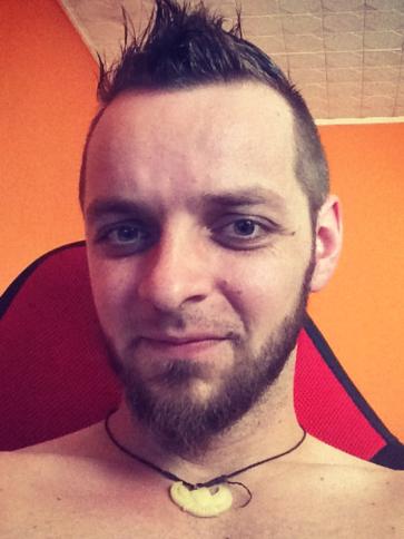 Ádám, 40 éves környei társkereső férfi profil fotója