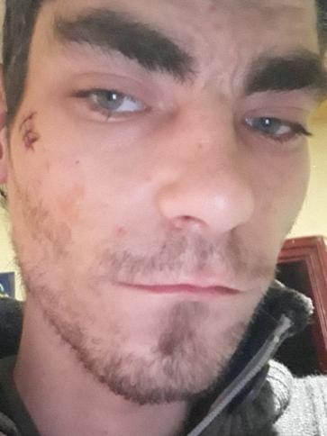 Zoli, 30 éves abaújszántói társkereső férfi profil fotója
