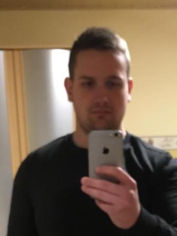Levente, 28 éves tamási társkereső férfi profil fotója